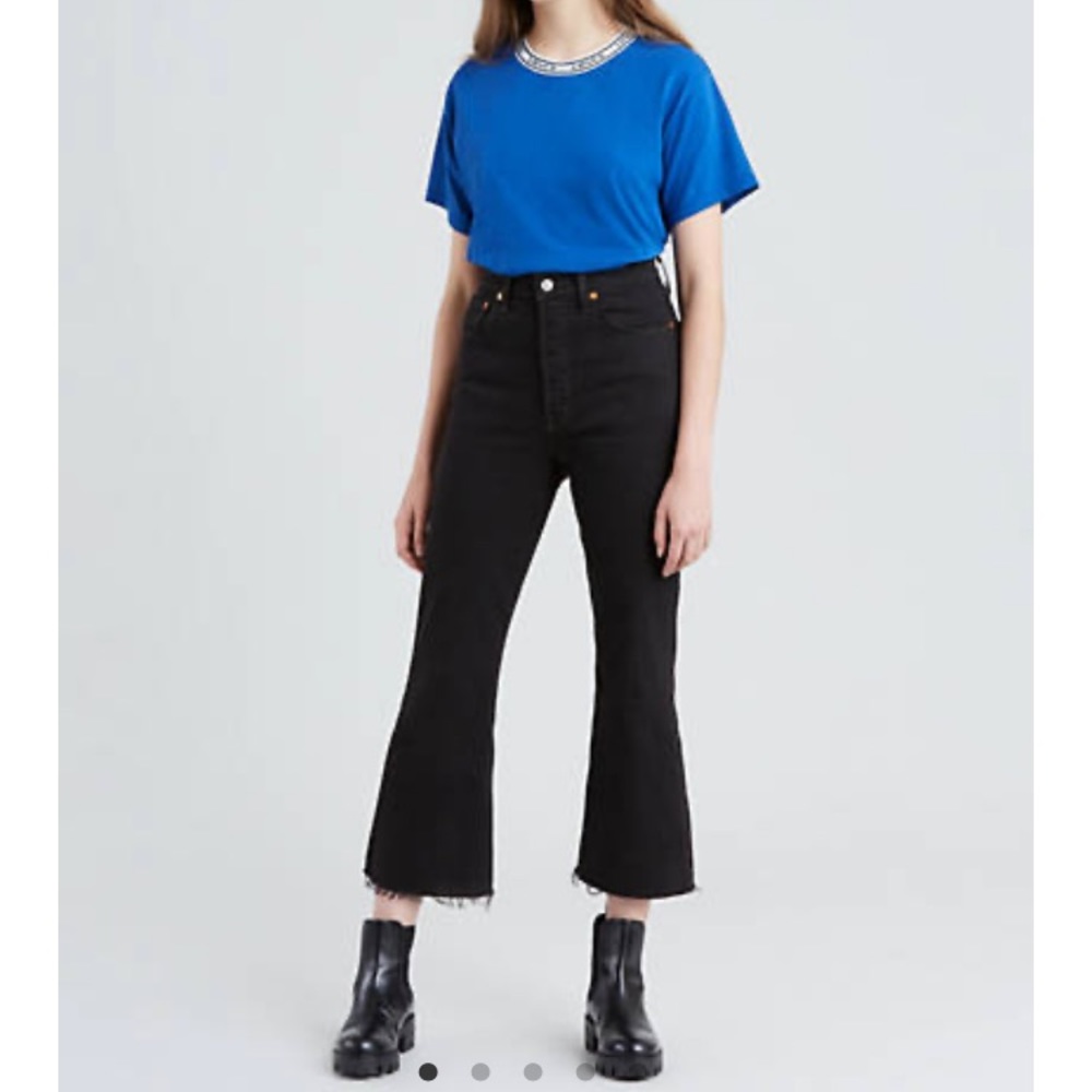 NWT Levi’s black Ribcage Cropped Flare jeans